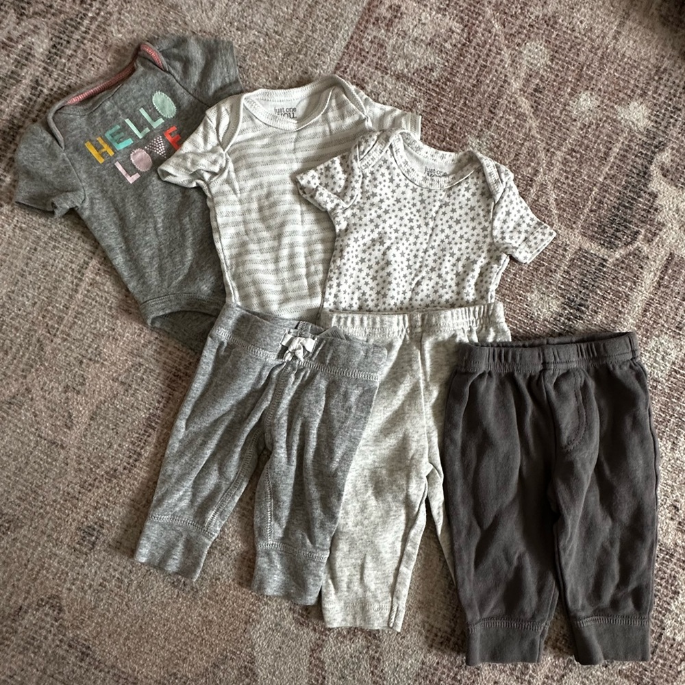 Newborn basics bundle - Picture 2 of 2